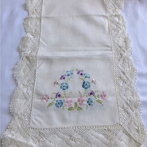 Vintage Floral Embroidered Linen Table Runner